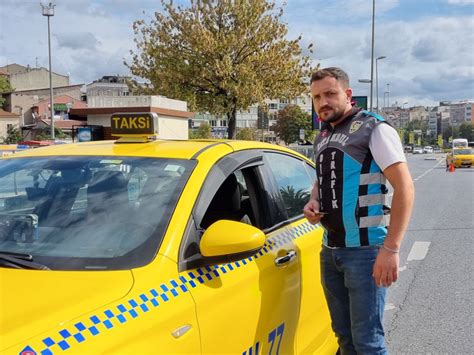 F­a­t­i­h­­t­e­ ­y­o­l­c­u­ ­s­e­ç­e­n­ ­t­a­k­s­i­c­i­,­ ­g­a­z­e­t­e­c­i­l­e­r­e­ ­h­a­k­a­r­e­t­ ­e­t­t­i­